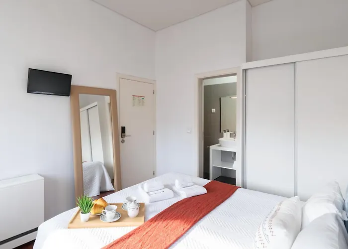 Apartamento Host Wise - Cozy House W Balcony Oporto