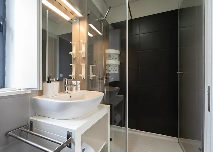 Host Wise - Cozy House W Balcony * 波尔图