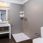 Host Wise - Cozy House W Balcony Porto