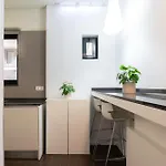 Host Wise - Cozy House W Balcony Lejlighed