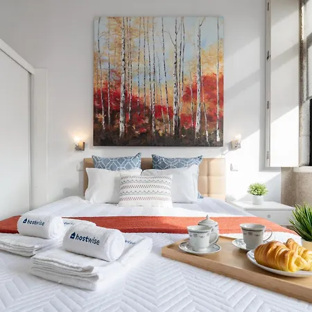 Host Wise - Cozy House W Balcony * Porto