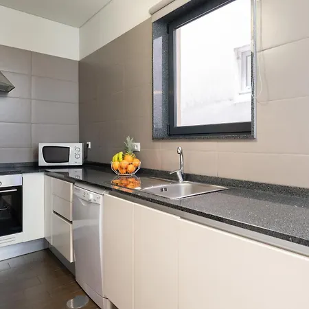 דירה Host Wise - Cozy House W Balcony