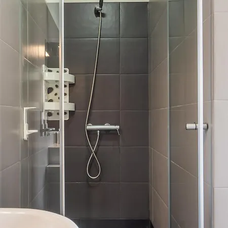 Host Wise - Cozy House W Balcony פורטו