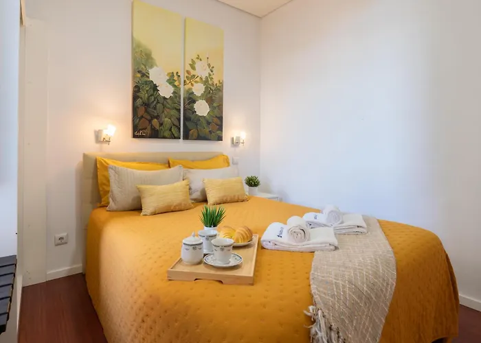 Appartement Host Wise - Cozy House W Balcony