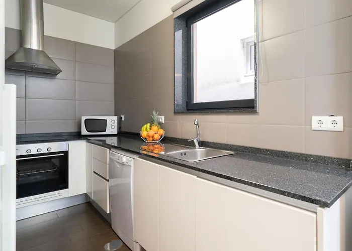 Appartement Host Wise - Cozy House W Balcony