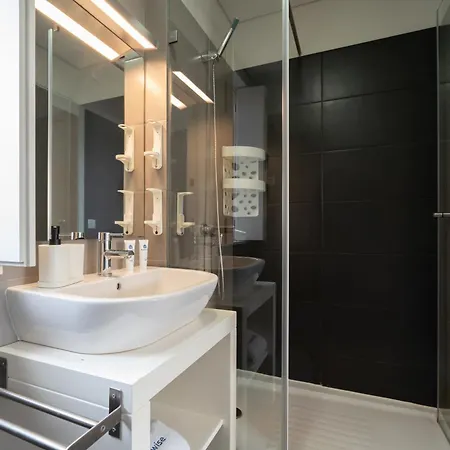 Host Wise - Cozy House W Balcony * Porto